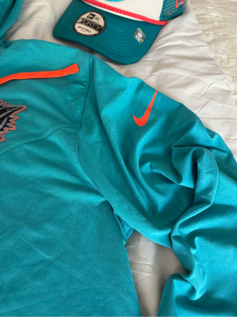 NFL Miami Dolphins Nike Dri-Fit Hoodie Size Medium & New Era 9Forty Snapback Cap - Picture 12 of 14
